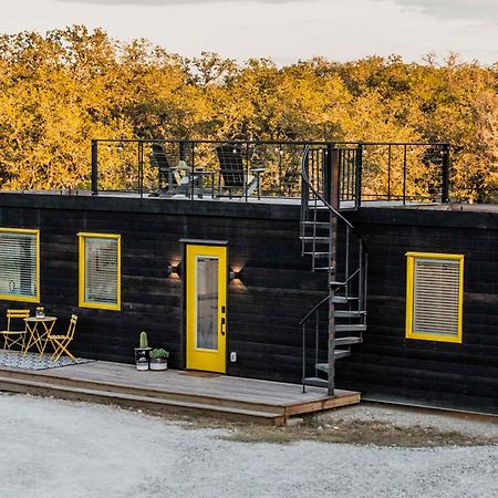 New The Yellow Beacon-Luxury Shipping Container Фредериксберг Экстерьер фото