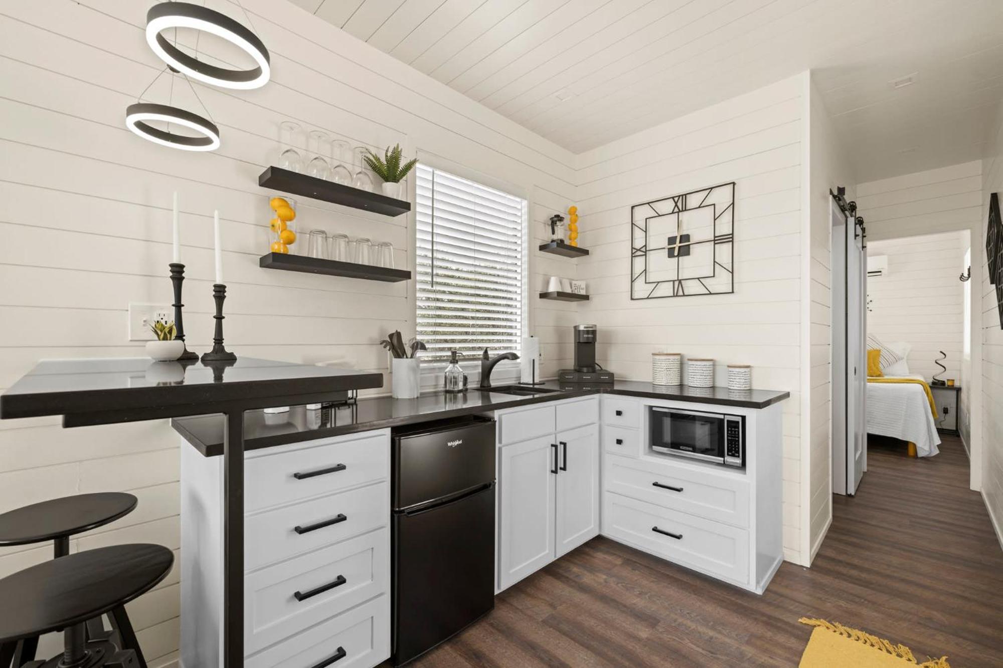 New The Yellow Beacon-Luxury Shipping Container Фредериксберг Экстерьер фото