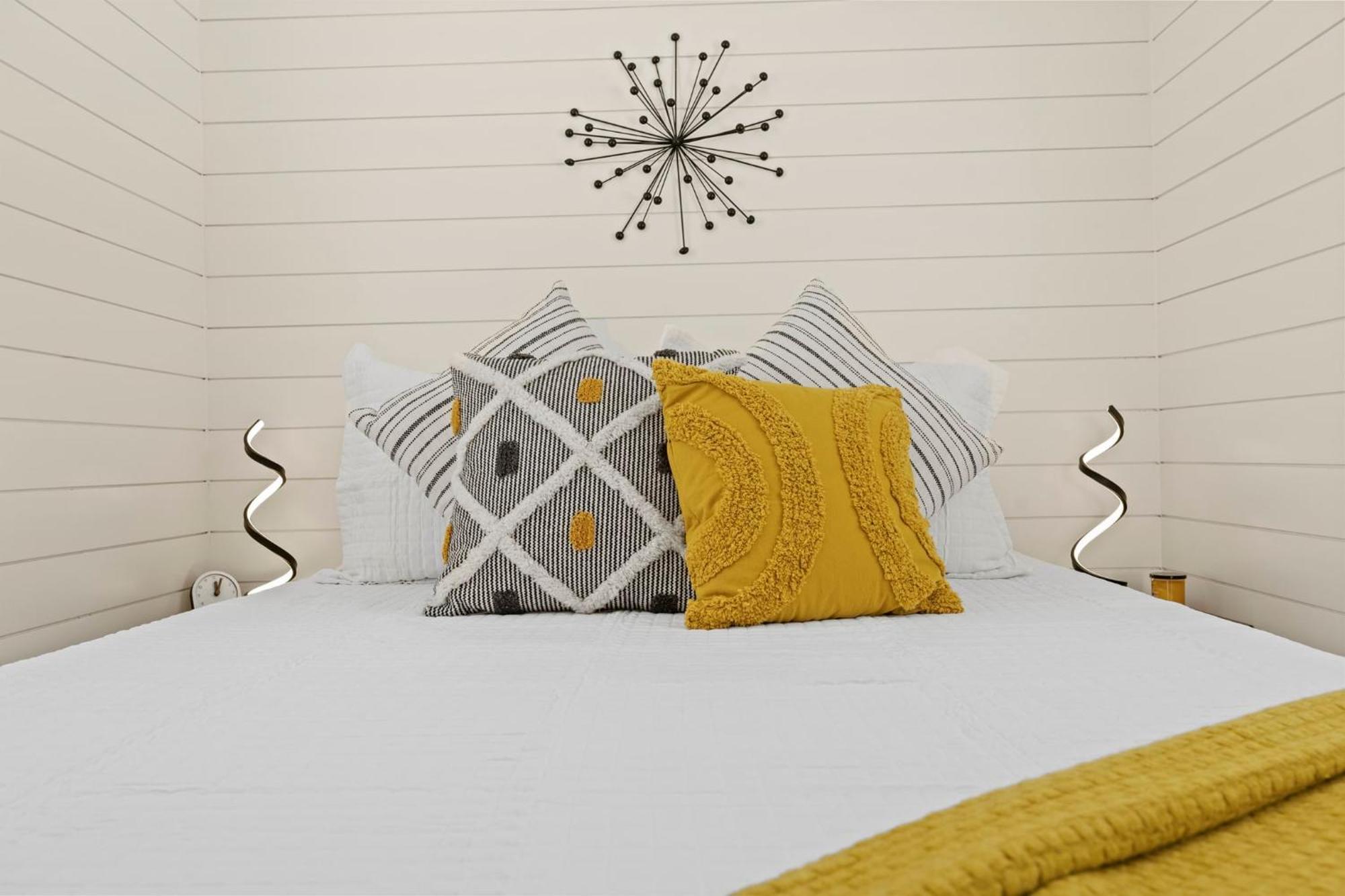 New The Yellow Beacon-Luxury Shipping Container Фредериксберг Экстерьер фото